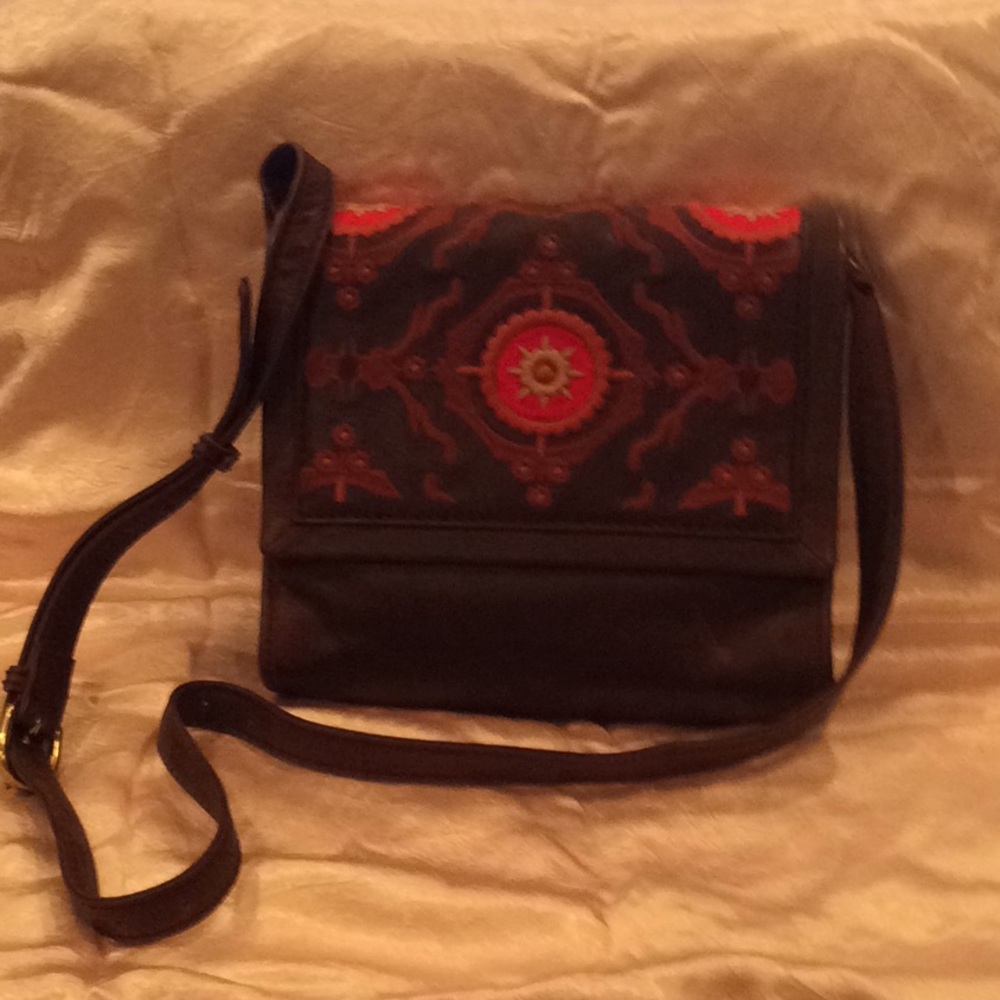 Isabella Fiore crossbody